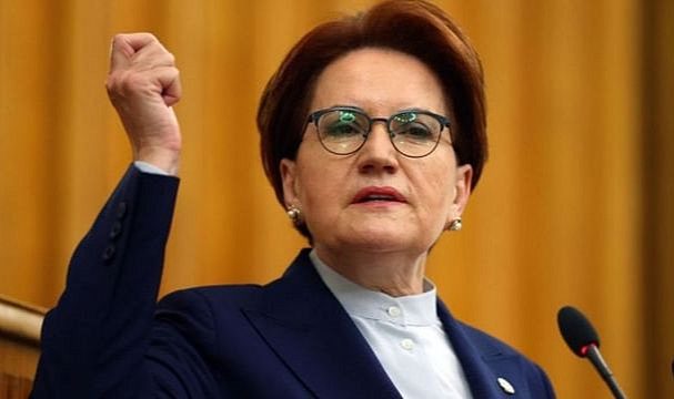 İYİ Parti&#039;de toplu istifalar! 25 kişi AK Parti&#039;ye katıldı