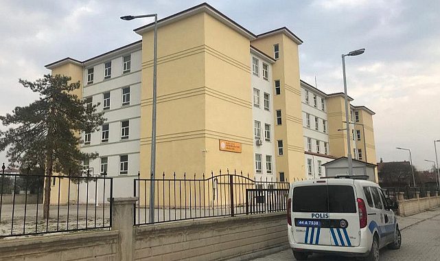 Malatya'da bıçaklı liseli kavgası : 2 kişi yaralandı
