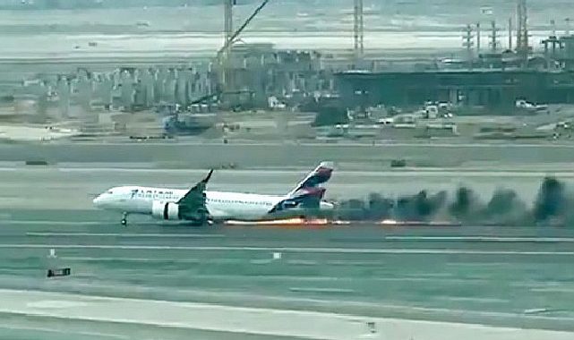 Yolcu uçağı kamyonla çarpıştı! Pes dedirten olay 2 can aldı