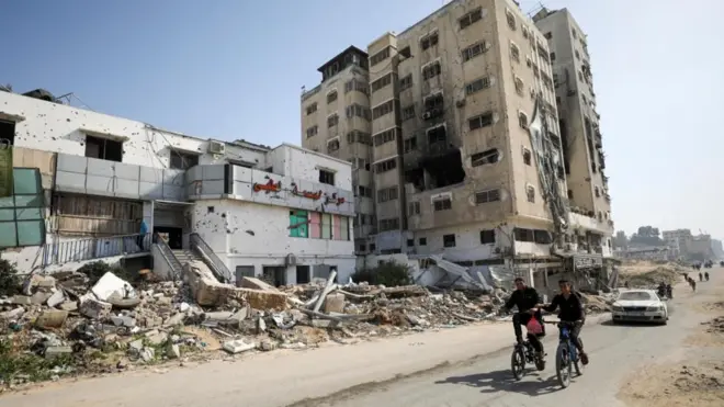 İsrail Gazze&#039;ye kara harekâtı düzenliyor, Hamas Tel Aviv&#039;e füze fırlattı