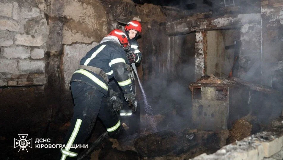 Ukrayna&#039;dan Rusya&#039;ya ağır saldırı: Engels hava üssü alevler içinde, OHAL ilan edildi