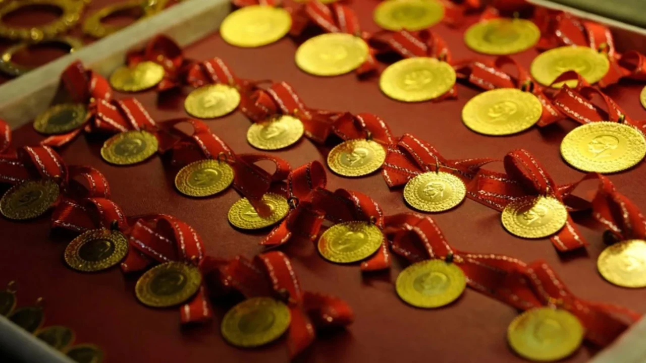 Fiyatlar aldı başını gitti! Çeyrek altının yıldızı parladı