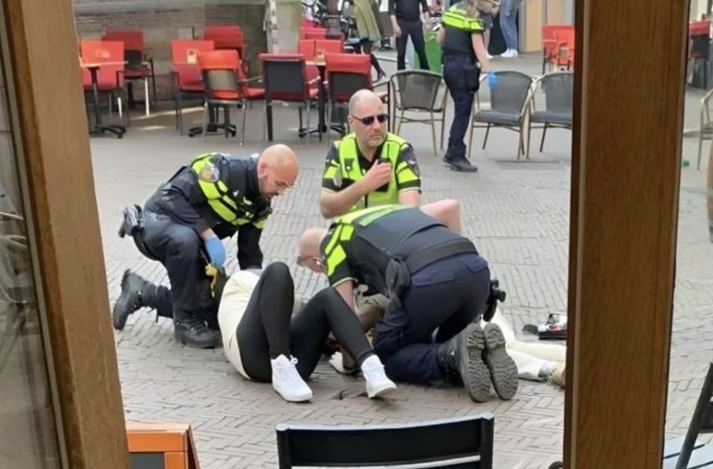 Amsterdam meydanında kanlı saldırı! Çok sayıda yaralı var