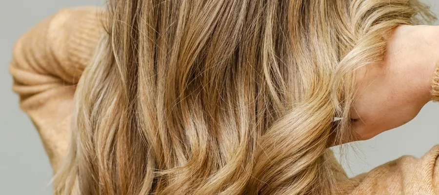 Doğal saç renkleri neden sadece sarı, kahverengi ve siyah tonlarıyla sınırlı?