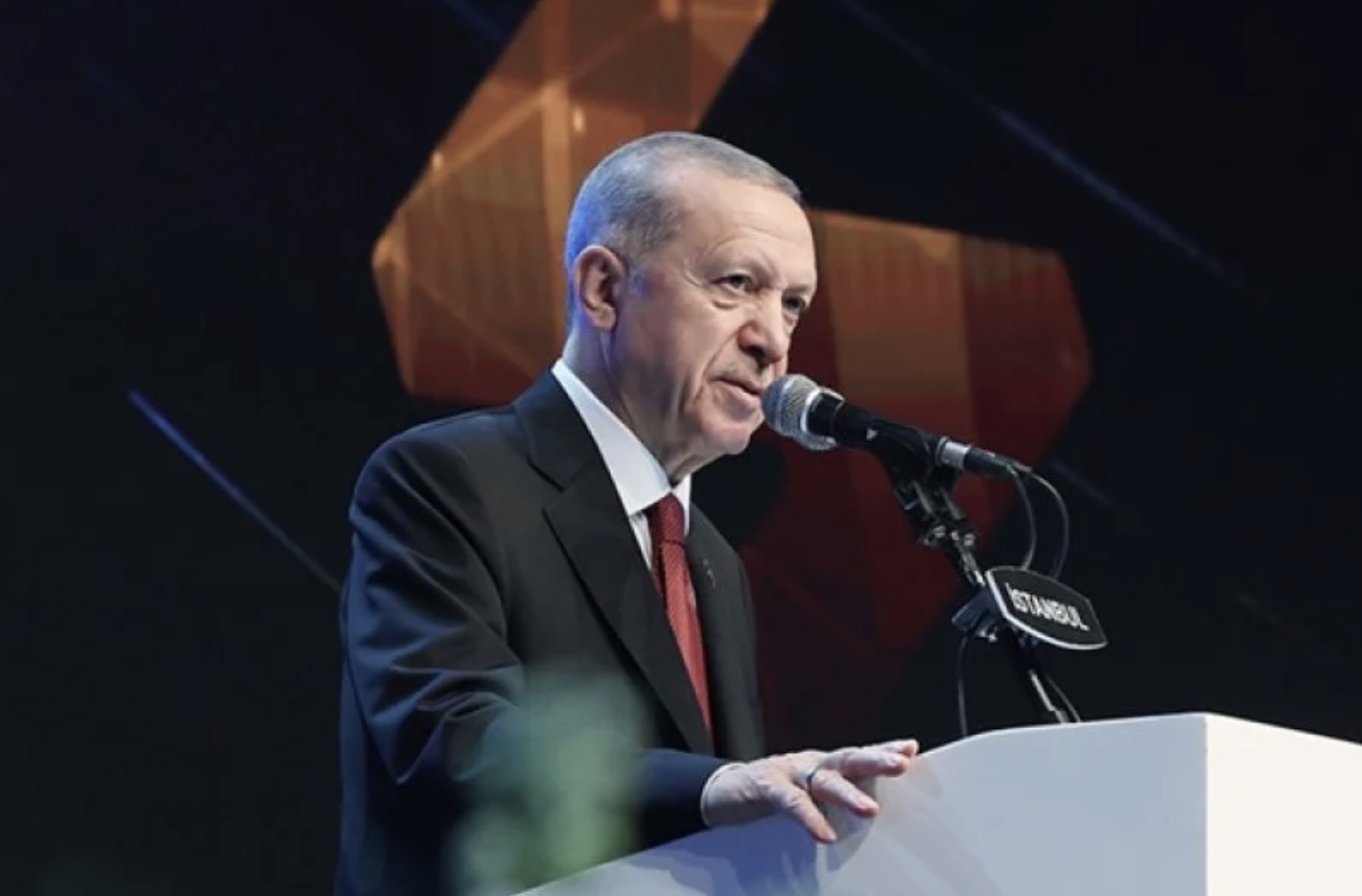 Erdoğan&#039;dan Saraçhane&#039;ye mesaj: Sokak eylemleri mazide kaldı