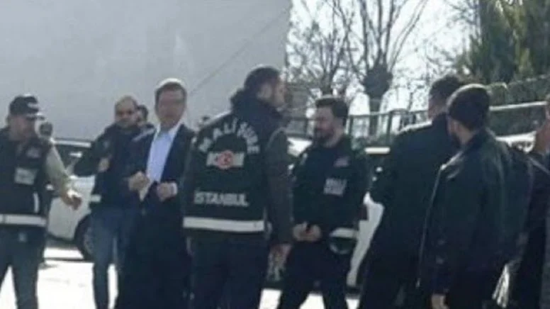 Eller kelepçeli mi? İmamoğlu&#039;nun Silivri&#039;den ilk görüntüleri geldi