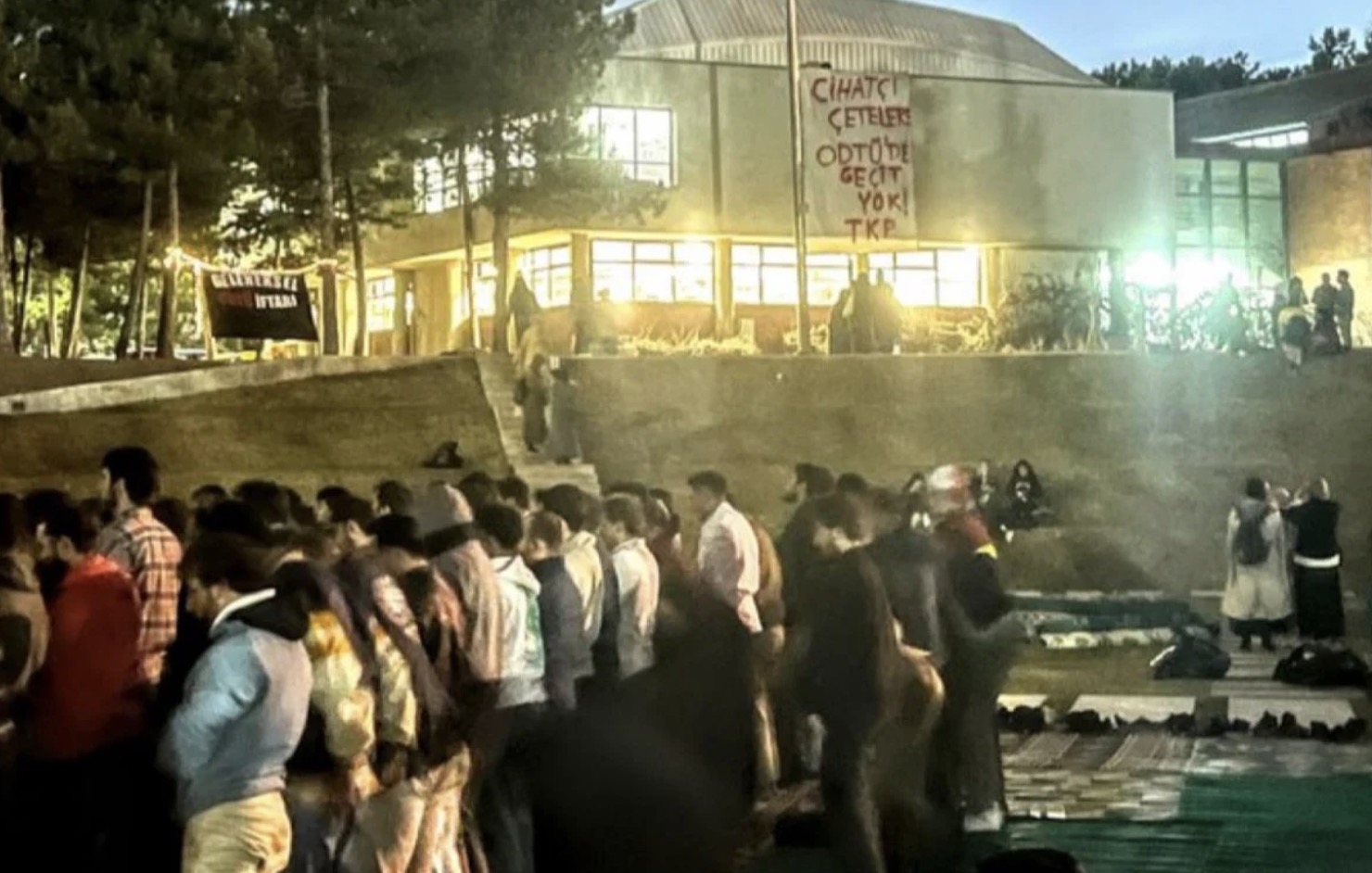 ODTÜ&#039;de Ramazan! Öğrencilere çirkin tahrik