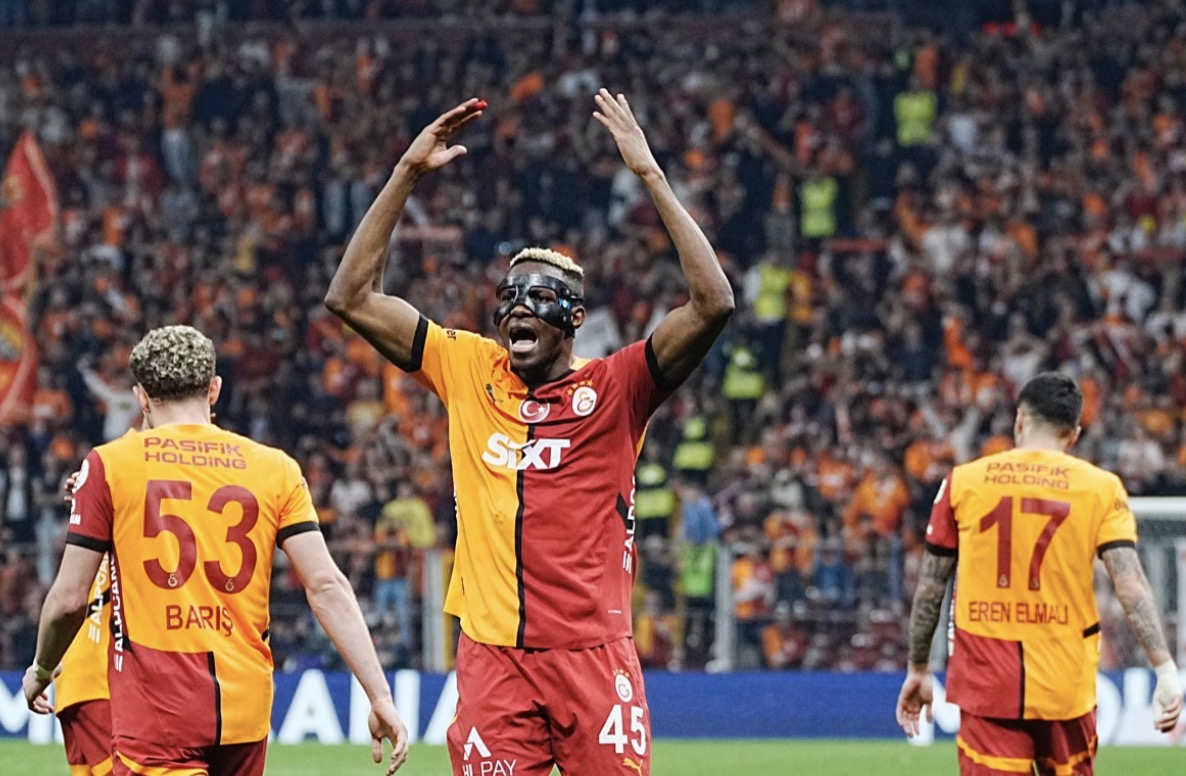 Osimhen coştu, coşturdu! Aslan farka koştu