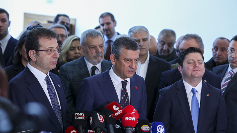 CHP lideri Özel: İmamoğlu&#039;nun gözaltına alınması bir darbe girişimidir