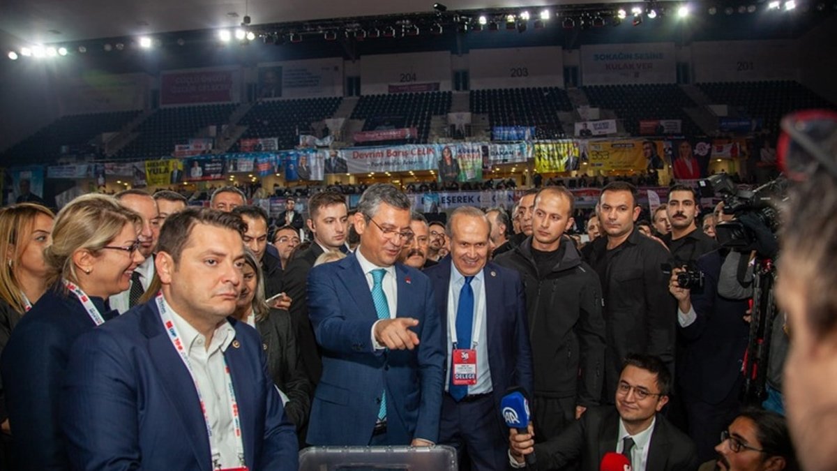 CHP&#039;ye kayyum mu geliyor? Kurultaya iptal başvurusu yapıldı