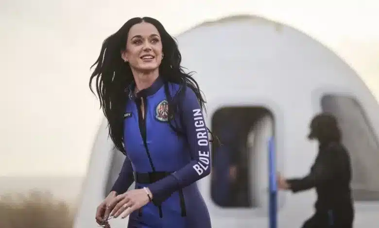 Katy Perry uzay yolculuğuyla gündemde: Blue Origin uçuşu tartışmaları beraberinde getirdi