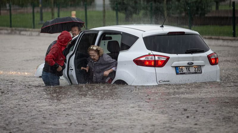 Geliyor gelmekte olan! Ankara&#039;ya sağanak yağmur