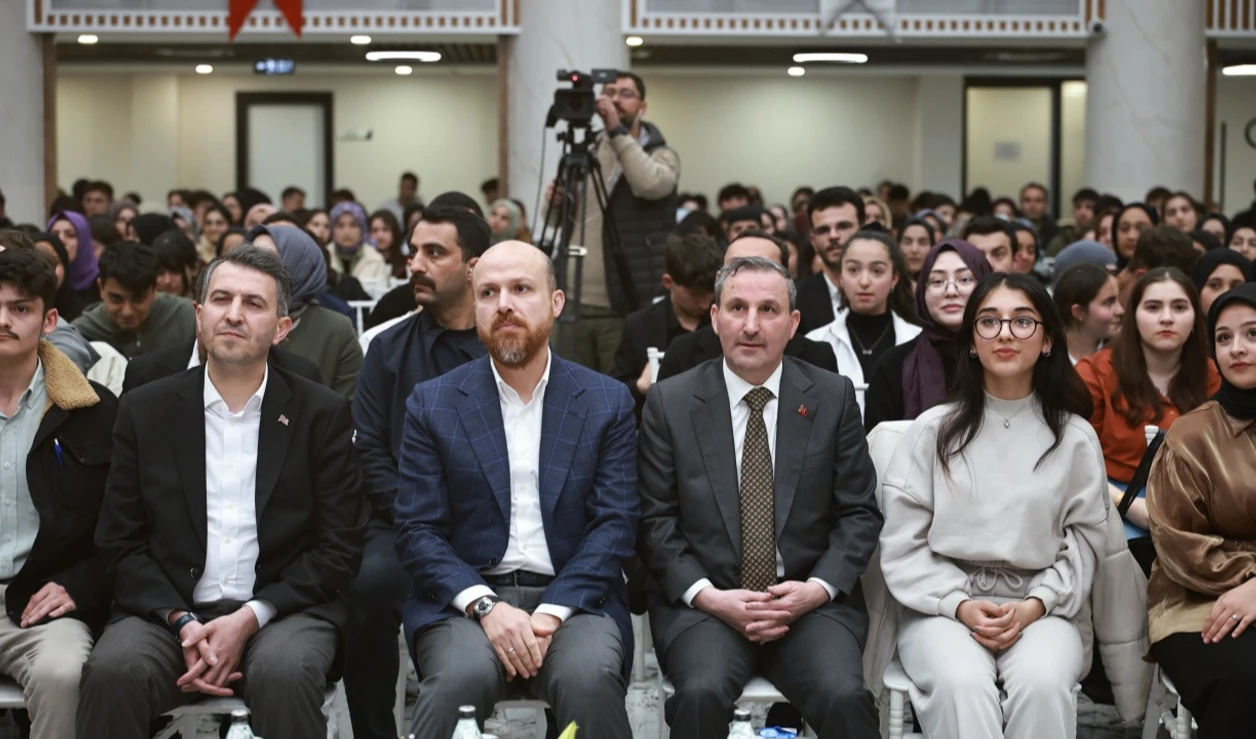 Bilal Erdoğan'dan gençlik aşısı