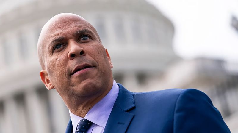 Demokratik Senatör Cory Booker, Trump ve Musk&#039;ı Korku ve Kaos Yaratmakla Suçladı