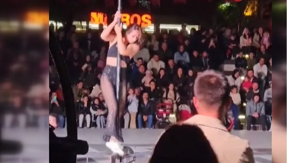 23 Nisan&#039;da çocuklara direk dansı izletmişlerdi! İkisi isim de kovuldu