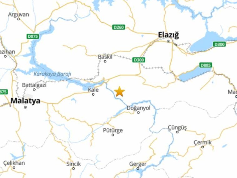 Beşik gibi sallandı! Elazığ&#039;da korkutan deprem