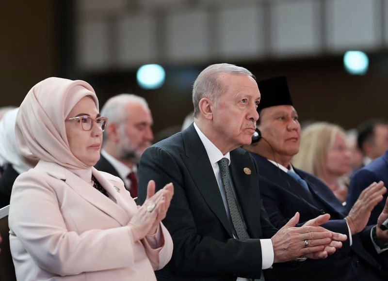 Emine Erdoğan&#039;a Küresel Donörler Forumu’nda en iyi lider ödülü
