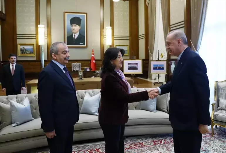 Erdoğan DEM heyetini kabul etti! Sıcak kareler... Artık çok daha umutluyuz