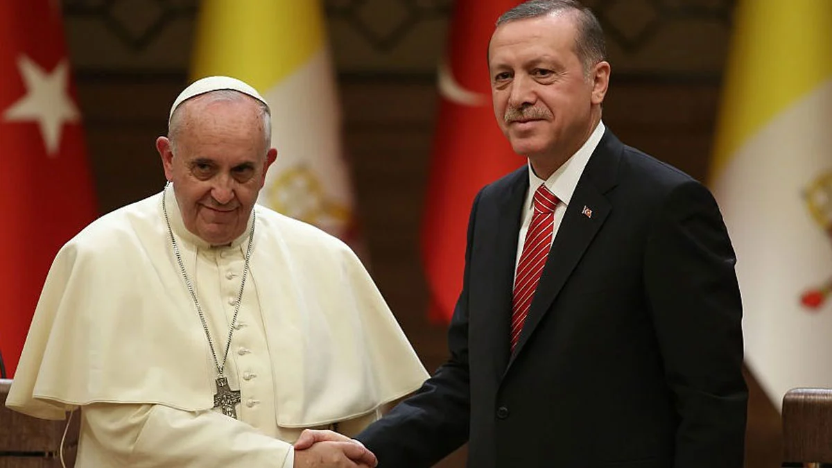 Kritik Gazze vurgusu... Erdoğan&#039;dan Papa için taziye mesajı