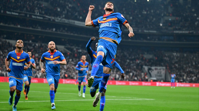 Kartal avcısı! Göztepe kupada yarı finalde