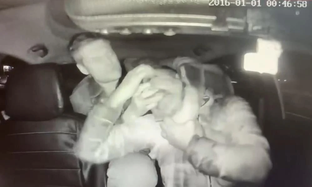 İngiliz boksör taksiciyi hem taciz etti hem dövdü