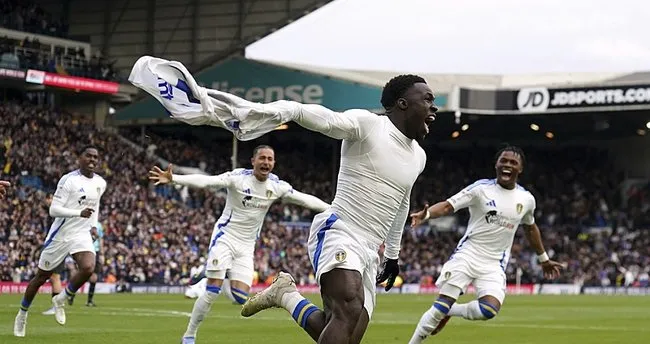 Leeds United ve Burnley yeniden Premier Lig&#039;de