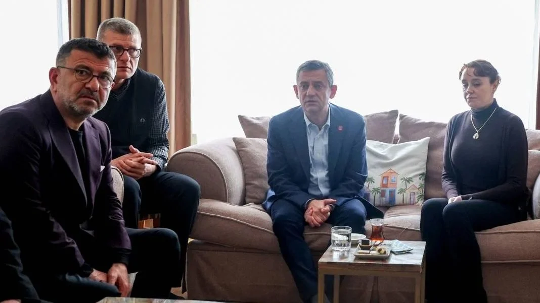 Özgür Özel&#039;den duruşma öncesi Minguzzi ailesine ziyaret