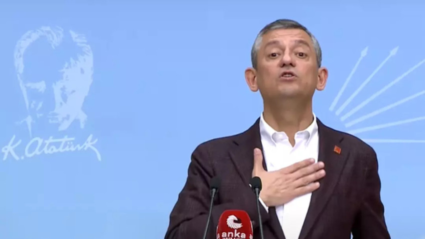 Oh içime değsinmiş! Özgür Özel&#039;den ergen hareketler