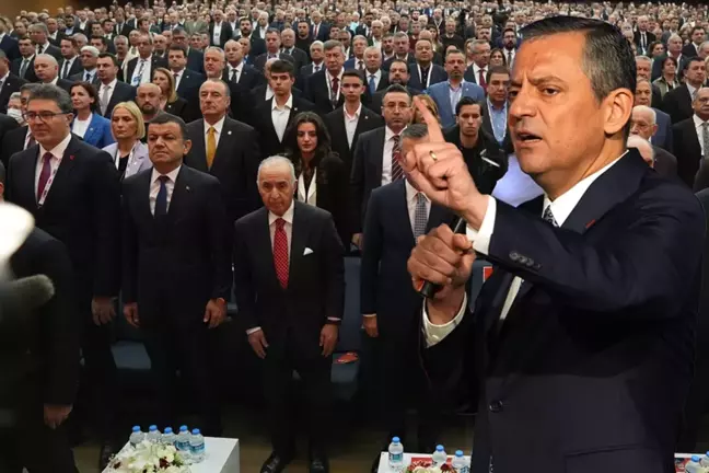 Yeni dönemin şifreleri... Özgür Özel&#039;in yeni A takımından büyük sürprizler var