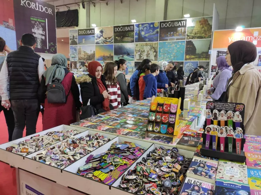 Bursa Kitap Fuarı 2025 Kapılarını Açtı: Kitapseverler Merinos AKKM’de Buluşuyor