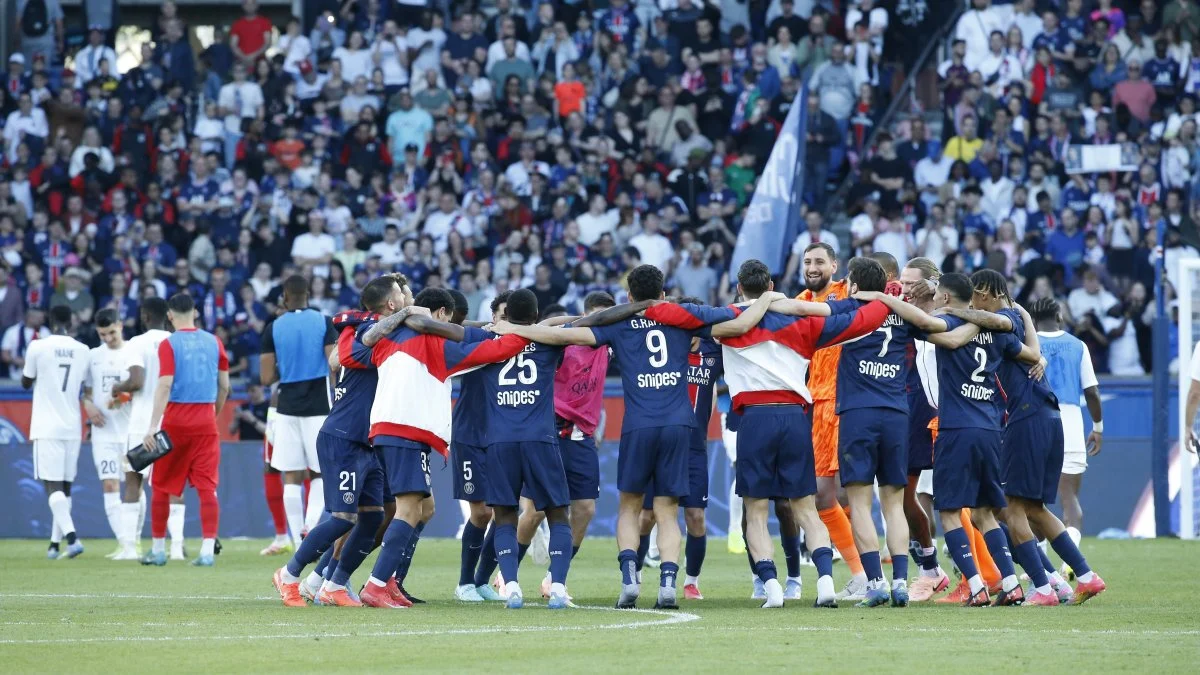 Üst üste 4. kez... Fransa'da şampiyon PSG