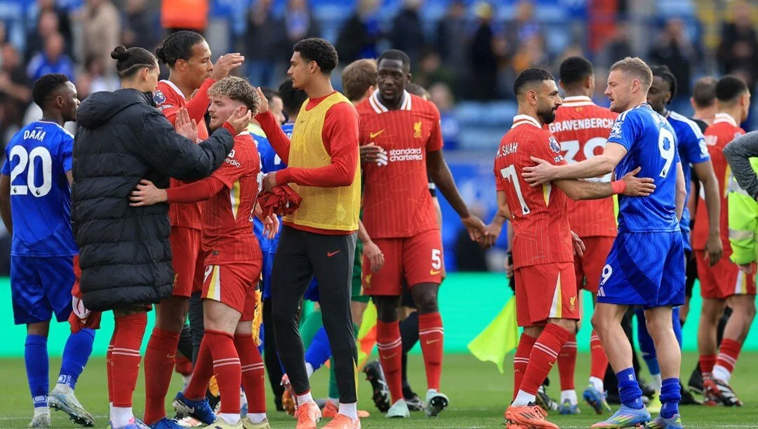 Liverpool şampiyonluğa bir adım uzakta, Leicester City Premier Lig&#039;e veda etti
