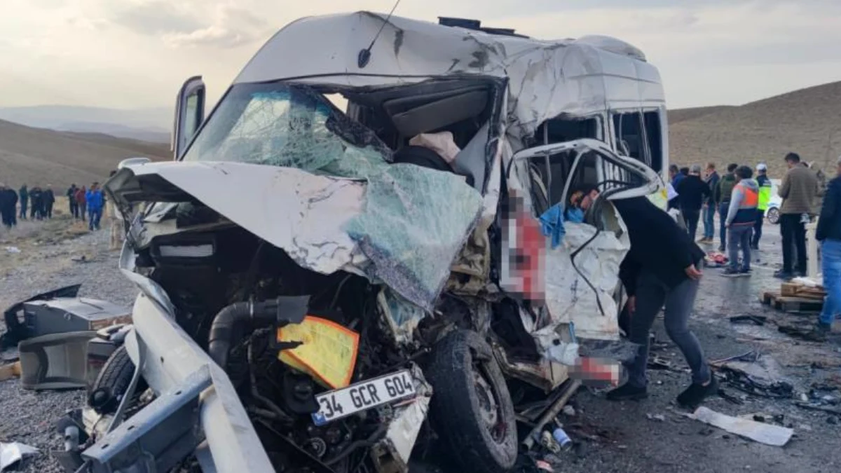 Van&#039;da korkunç trafik kazası