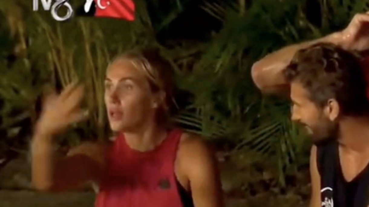 Survivor&#039;da Meryem&#039;in İsmail&#039;e yaptığı el hareketi büyük tepki çekti