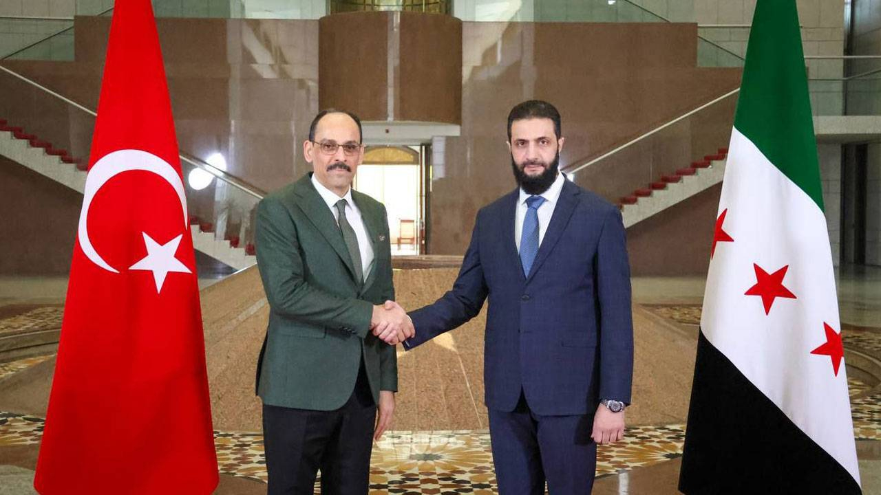 MİT Başkanı Kalın’ın Suriye temasları! YPG silah mı bırakıyor?