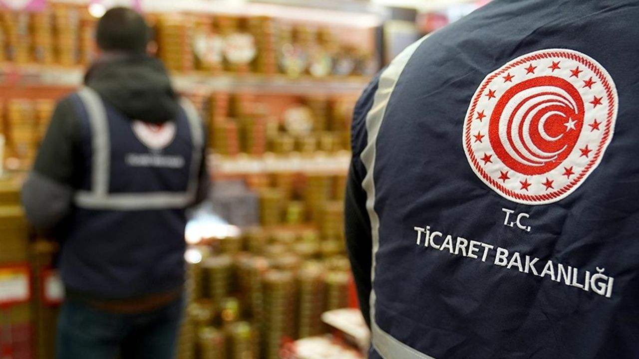 Ticaret Bakanlığı’ndan yasak: Tabure ve katlanabilir masa piyasadan çekiliyor