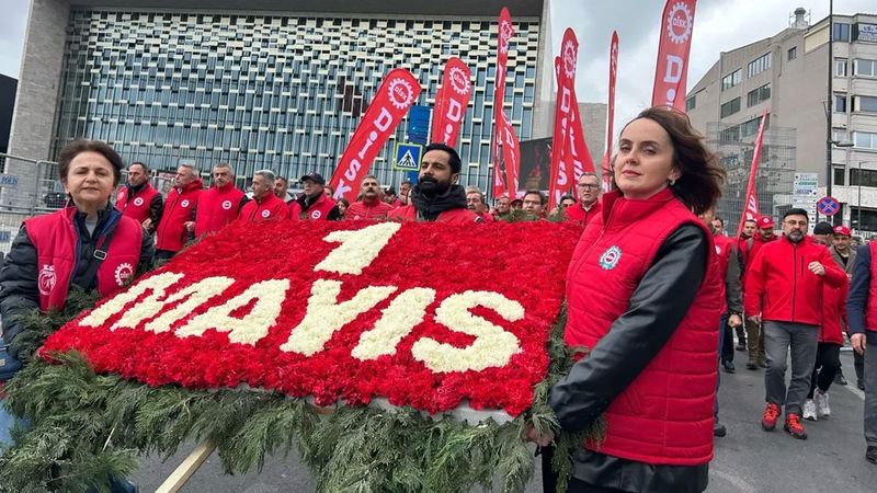 DİSK’ten 1 Mayıs&#039;ta Taksim’e çelenk