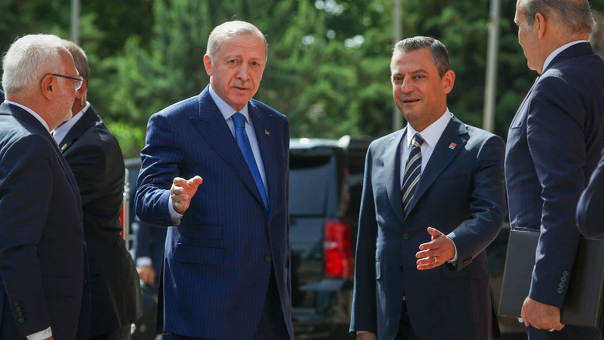 Erdoğan&#039;dan Özgür Özel&#039;e geçmiş olsun telefonu