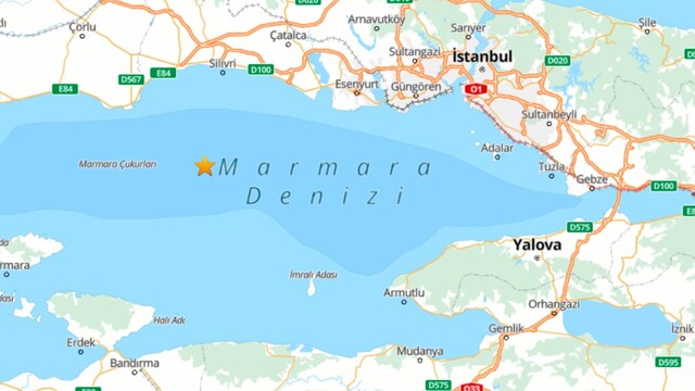 Flaş son dakika! İstanbul&#039;da deprem oldu! Beşik gibi salandık