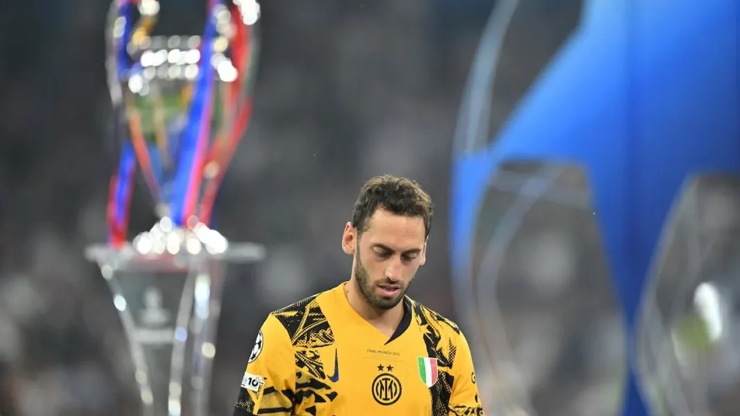 Hakan Çalhanoğlu tarihe geçti: Milli futbolcu bir ilki başardı