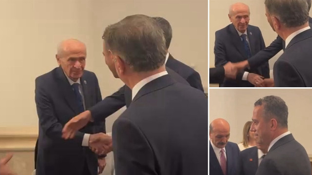 Ali Mahir Başarır&#039;ın Bahçeli karşısındaki tuhaf halleri sosyal medyada gündem oldu