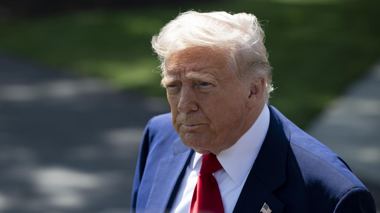 Trump 12 ülkenin vatandaşlarına ABD&#039;ye giriş yasağı getirdi