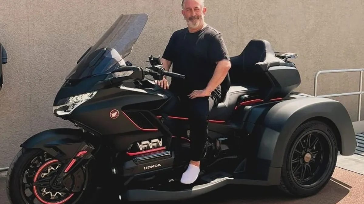 Cem Yılmaz’ın ABD’den getirttiği motosikletin çılgın fiyatı