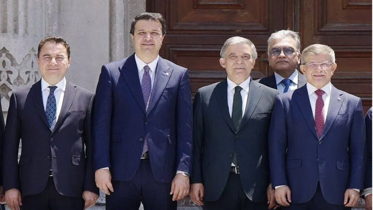 Yıllar sonra aynı karedeler! Gül, Davutoğlu ve Babacan