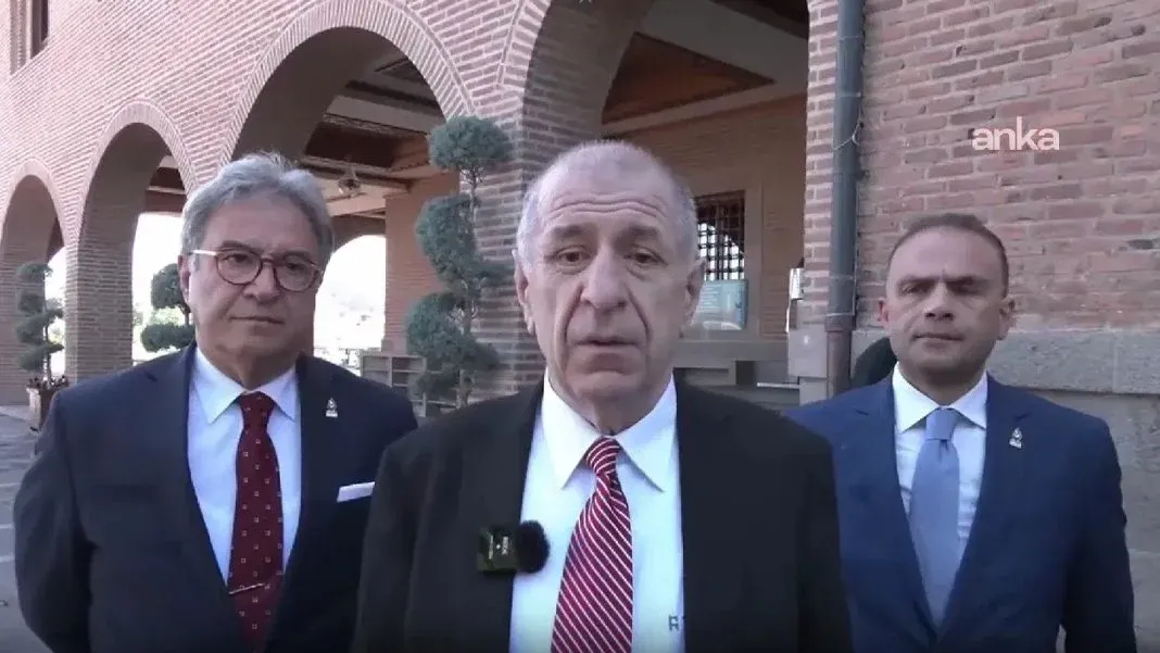 Ümit Özdağ Hacı Bayram’da şükür namazı kıldı