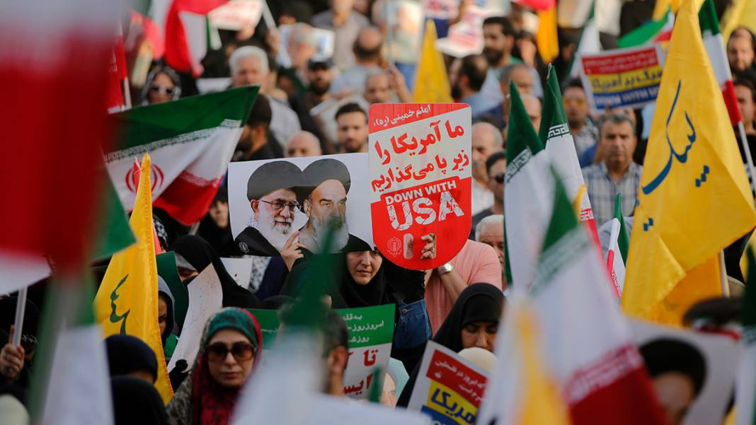 İran’da ateşkes coşkusu: Tahran’da zafer kutlamaları