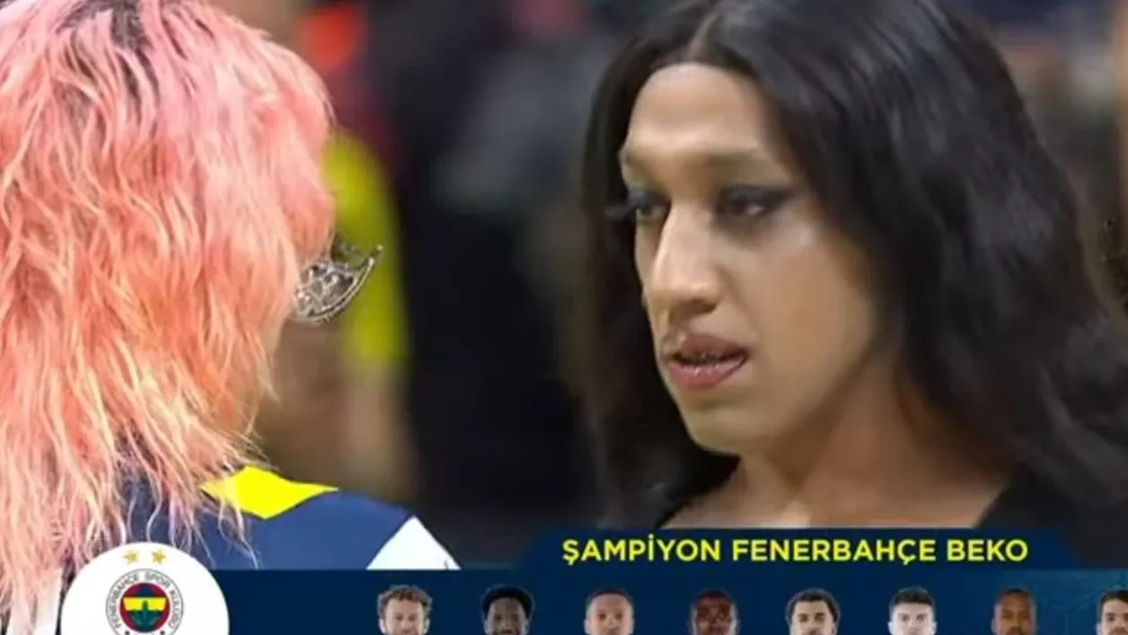 Fenerbahçe Beko’nun şampiyonluk kutlamasında travesti tartışması
