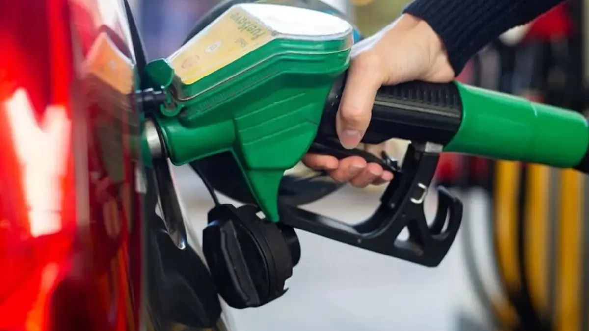 Akaryakıt fiyatları yine değişiyor! Motorine 1 lira 14 kuruş zam yolda