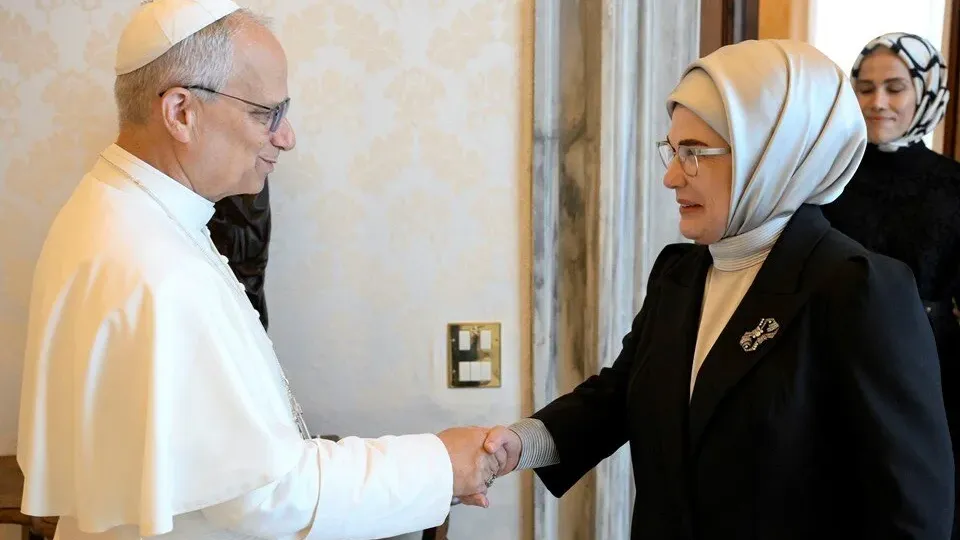 Sürpriz görüşme... Emine Erdoğan’dan Papa’ya Gazze çağrısı