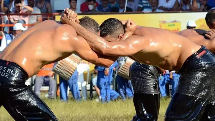 Orhan Okulu altın kemerin sahibi oldu... Kırkpınar’da şampiyonluk sevinci